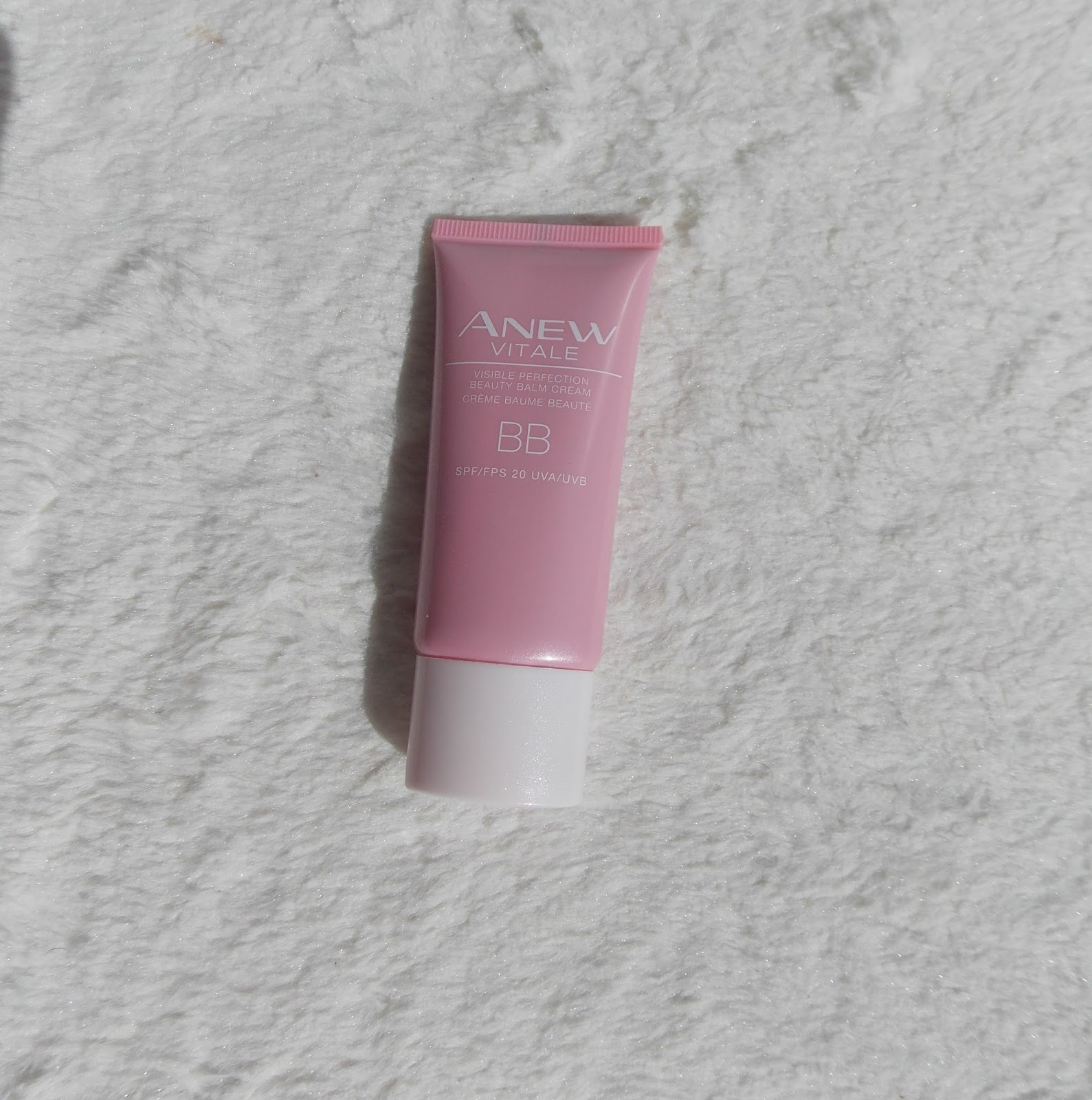 Balenie a dizajn Avon Anew Vitale Visible Perfection - BB Creamu.