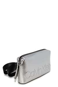 Calvin Klein strieborná kabelka/ľadvinka Edged Urban Crossbody Met Silver