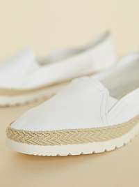 OJJU biele kožené slip on