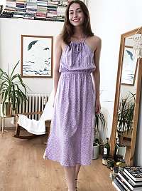 Trendyol fialové midi šaty s drobným vzorom