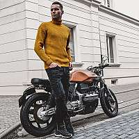 Atraktívny pánsky outfit