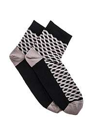 Čierne ponožky s trendy vzorom U08