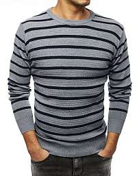 Pásikavý sveter v šedej farbe