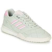adidas  Nízke tenisky A.R. TRAINER  Zelená
