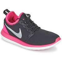 Nike  Nízke tenisky ROSHE TWO JUNIOR  Čierna