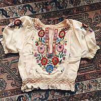 Folklórne oblečenie môže ovládnuť aj tvoj šatník!