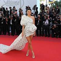 Čo mali oblečené najkrajšie celebrity v Cannes 2017?