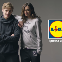Polovicu Slovákov oblieka LIDL. Nosíš ho aj ty?