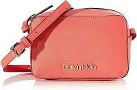 Calvin Klein malá crossbody kabelka CK Must Camerabag Coral