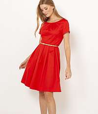 Červené šaty s opaskom CAMAIEU