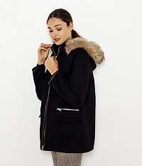 Čierna zimná bunda s umelou kožušinkou Camaieu