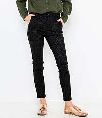 Čierne slim fit nohavice s leopardím vzorom Camaieu