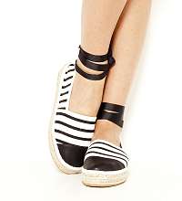 Čierno-biele pruhované espadrilky so stuhou Camaieu