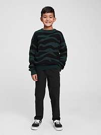 Čierny chlapčenský sveter so vzorom GAP