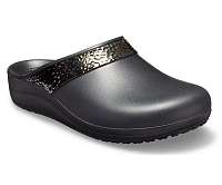 Crocs čierne lesklé šľapky Sloane Hammered Met Clog Black