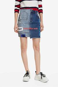 Desigual modrá sukňa Fal Denim s farebnými motívmi