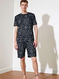 Trendyol čierne pánske pyžamo s motívmi