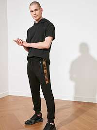 Trendyol čierne pánske tepláky