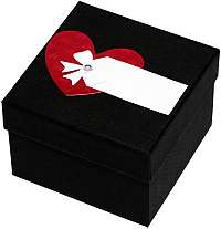Giftisimo Luxusná darčeková krabička s červeným srdiečkom