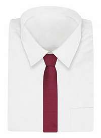 Červená kravata s jemným vzorom