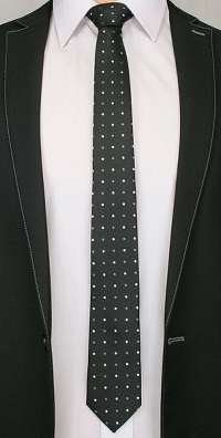 Čierna bodkovaná kravata