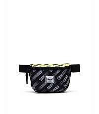 Zaujímavá čierna ľadvinka s potlačou Herschel Fourteen