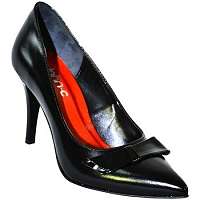 John-C  DÁMSKE ČIERNE LAKOVANÉ LODIČKY CASSY  Čierna